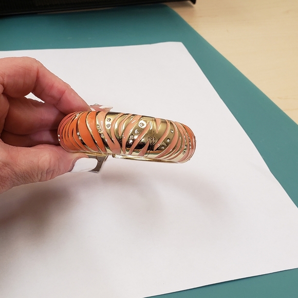 Tommy Bahama, orange zebra palm enamel jeweled clamper bangle bracelet NWT - Picture 6 of 13